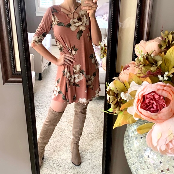 Dresses & Skirts - Boutique Magnolia  Floral 3/4 Sleeve Swing Dress
